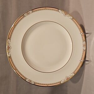 NEW Royal Doulton Hardwick H 5146 Dinner Plate Bone China